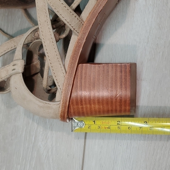 Frye Womens Gladiator Brielle Heels Suede Sandals shoes sz 8.5M - Picture 11 of 12